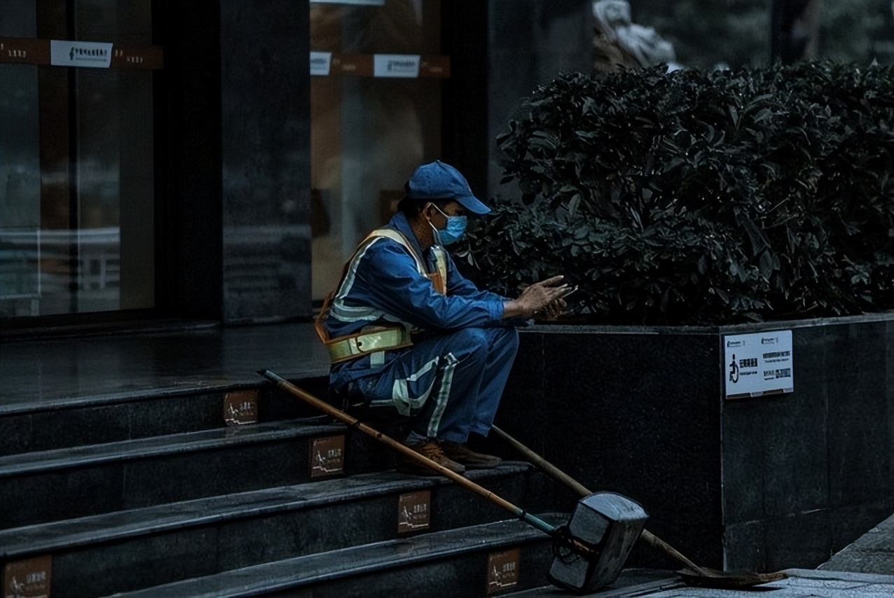 鱼泡直聘如何申请开具发票